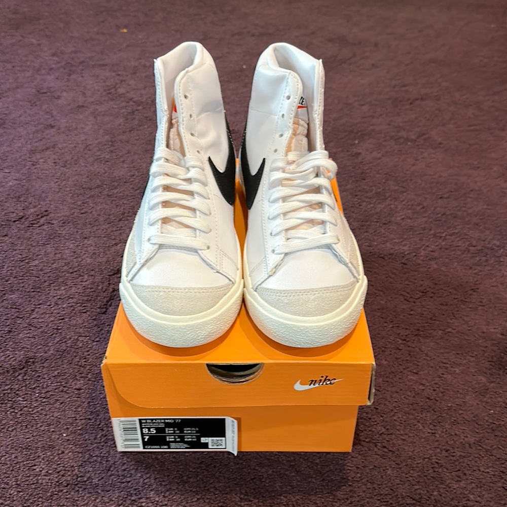 Nike Women’s Blazer Mid ‘77